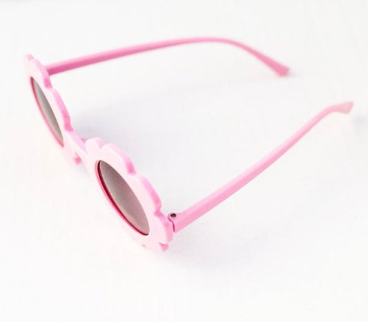 Cool Kid Essentials: Trendy Baby Pink Sunglasses for Stylish Outdoor Adventure